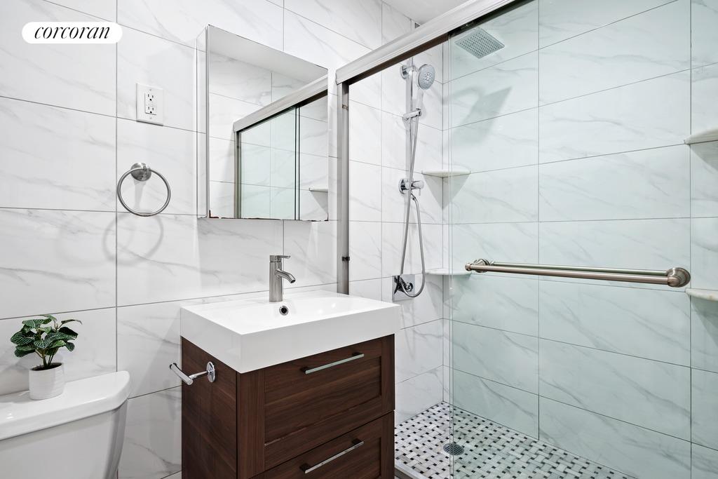 453 W 43RD Street, New York, NY 10036, 2 Rooms Rooms,1 BathroomBathrooms,Residential,For Sale,43RD,RPLU-33422747178