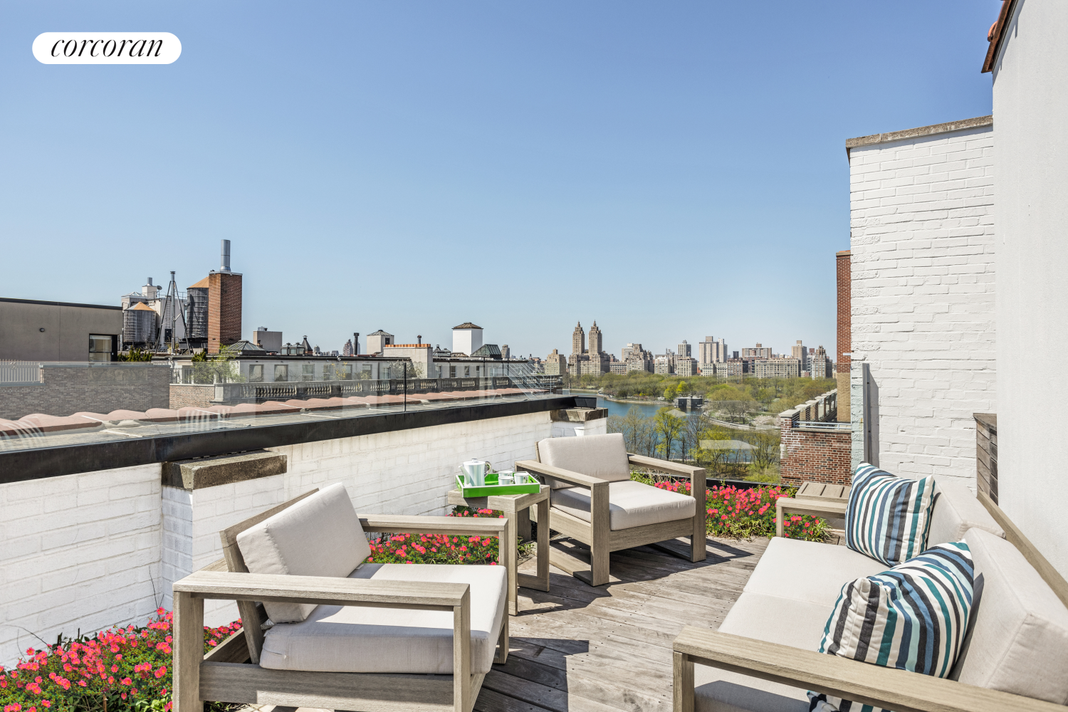 9 East 96th Street Ph, Carnegie Hill, Upper East Side, NYC - 4 Bedrooms  
4 Bathrooms  
8 Rooms - 