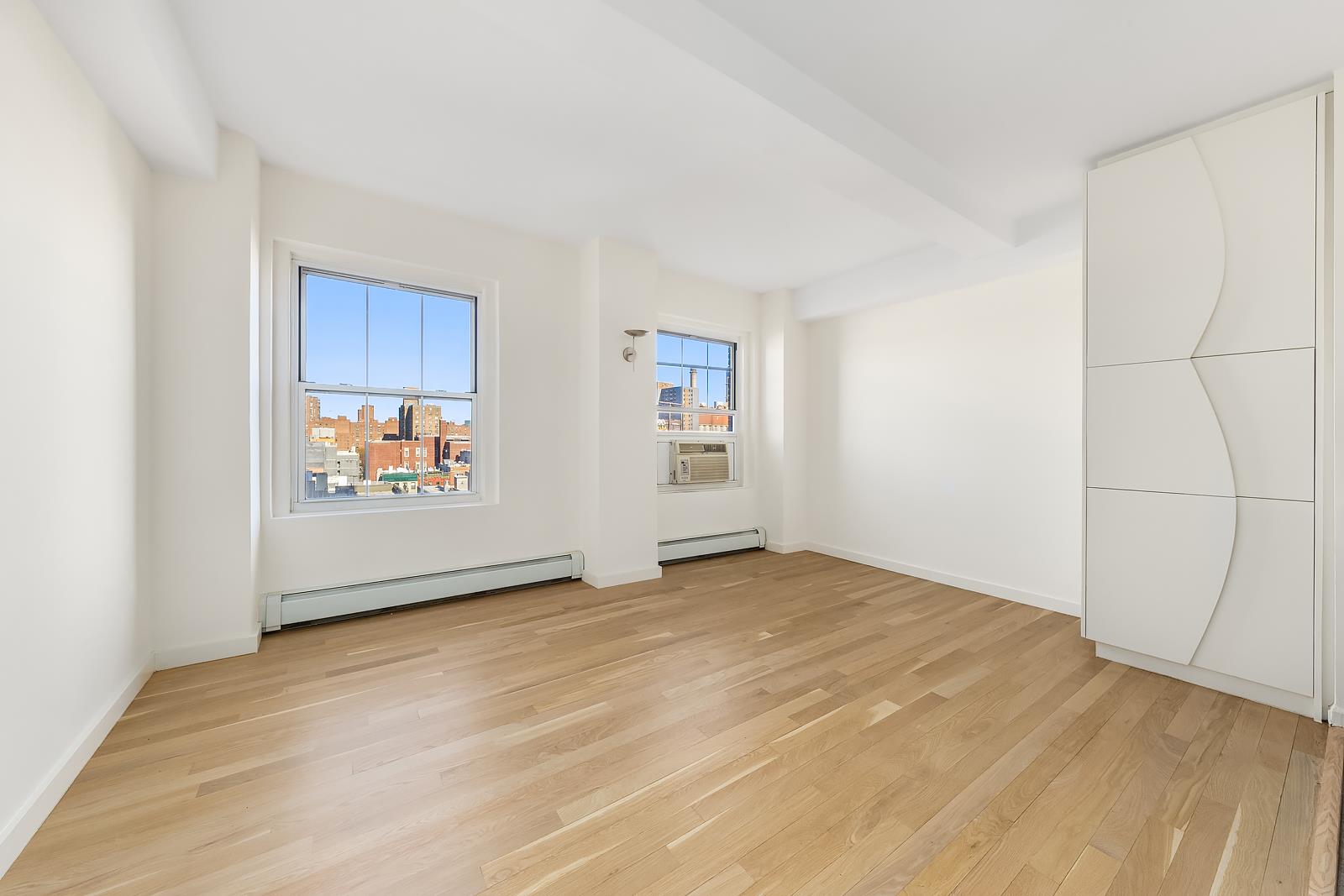 143 Ave B 8A, East Village, Downtown, NYC - 1 Bedrooms  
1 Bathrooms  
3 Rooms - 