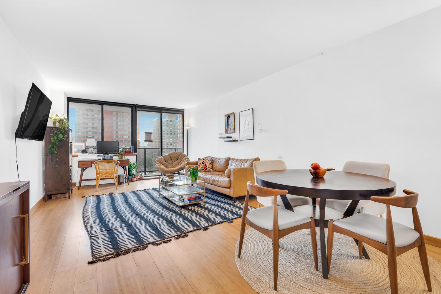 245 East 93rd Street 25F, Yorkville, Upper East Side, NYC - 1 Bedrooms  
1 Bathrooms  
3 Rooms - 