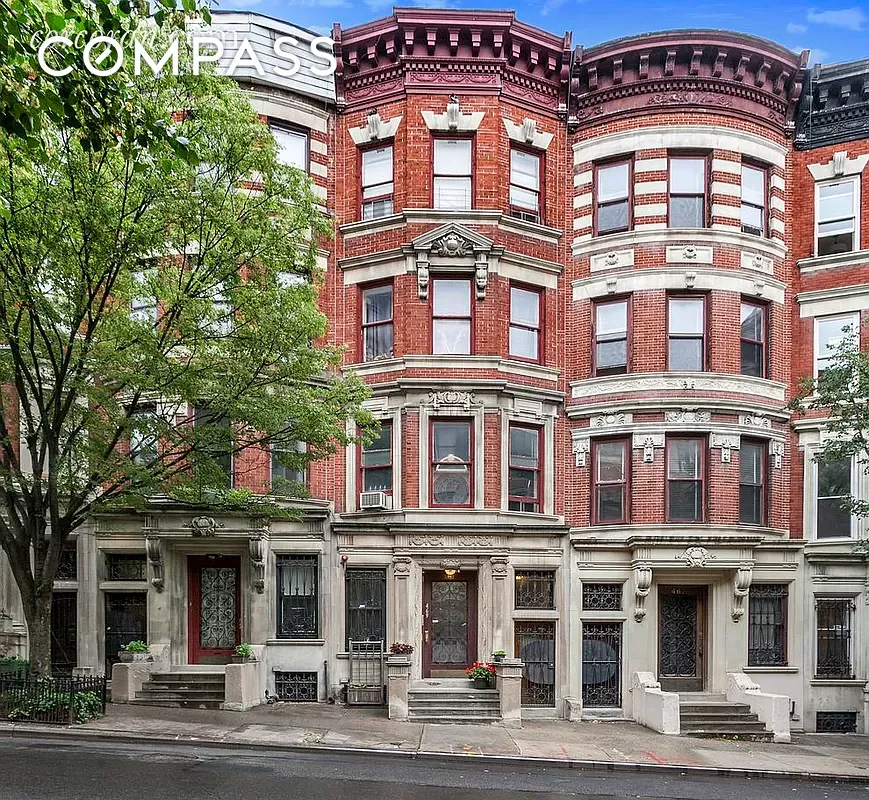 469 West 141st Street, Hamilton Heights, Upper Manhattan, NYC - 6 Bedrooms  
4 Bathrooms  
20 Rooms - 