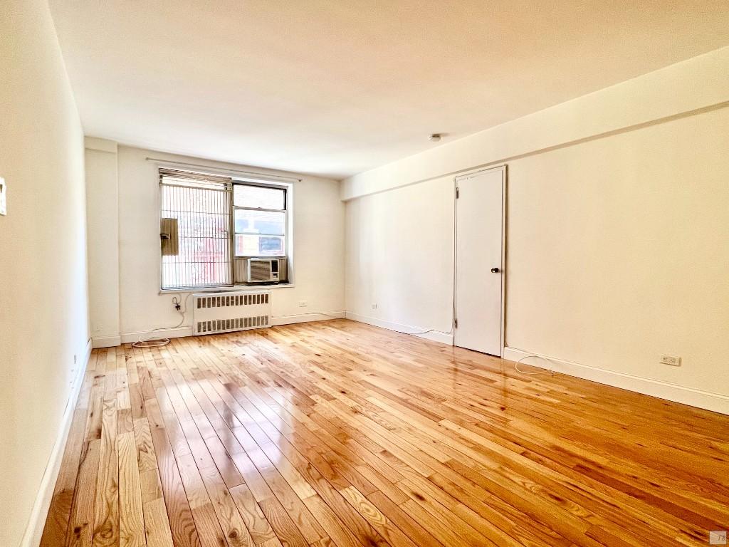 302 East 88th Street 6H, Upper East Side, Upper East Side, NYC - 1 Bathrooms  
2 Rooms - 