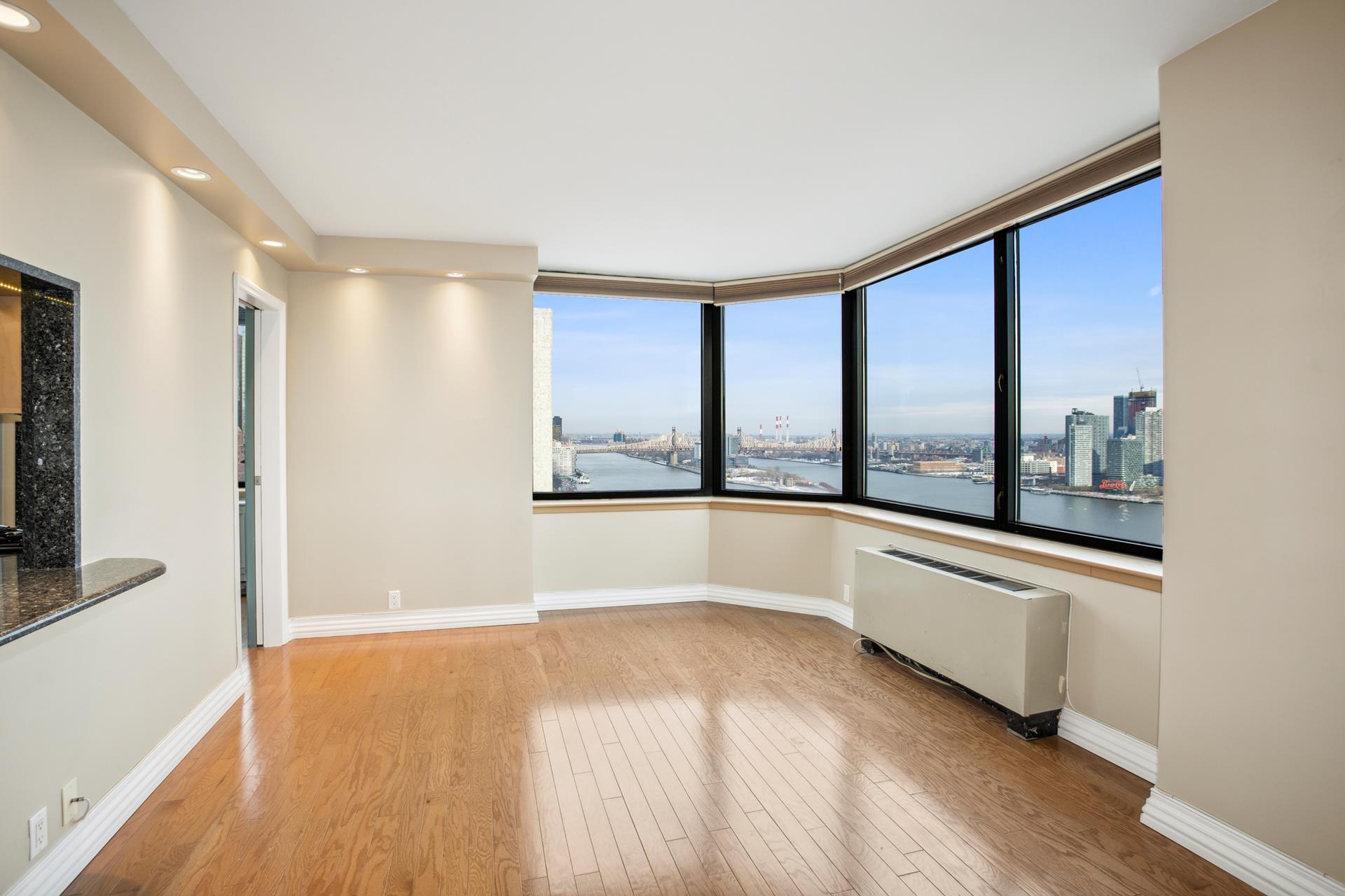 415 East 37th Street 34G, Murray Hill, Midtown East, NYC - 2 Bedrooms  
2 Bathrooms  
4 Rooms - 