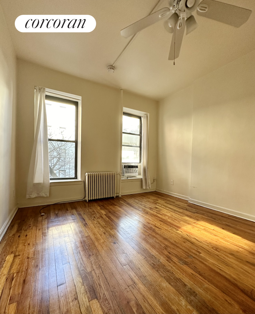 Photo 1 of 444 West 49th Street 3D, Midtown West, NYC, $2,300, Web #: 1058407516