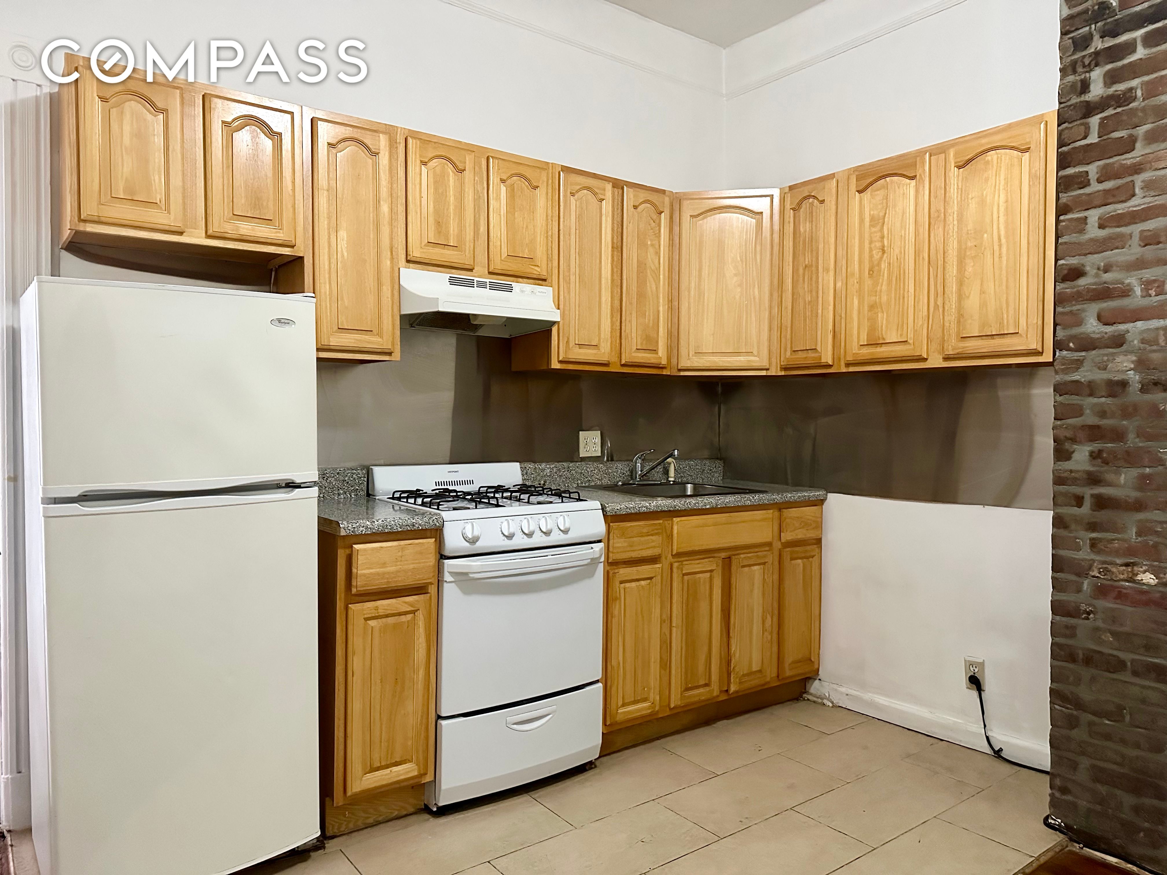 38-21 27th Street, Long Island City, Queens, New York - 1 Bedrooms  

2 Rooms - 