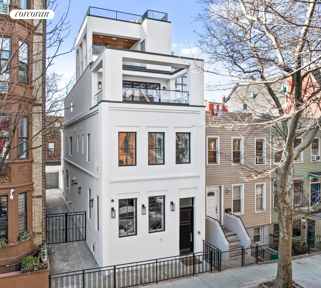 232 8th Street, Park Slope, Brooklyn, New York - 5 Bedrooms  
5.5 Bathrooms  
12 Rooms - 