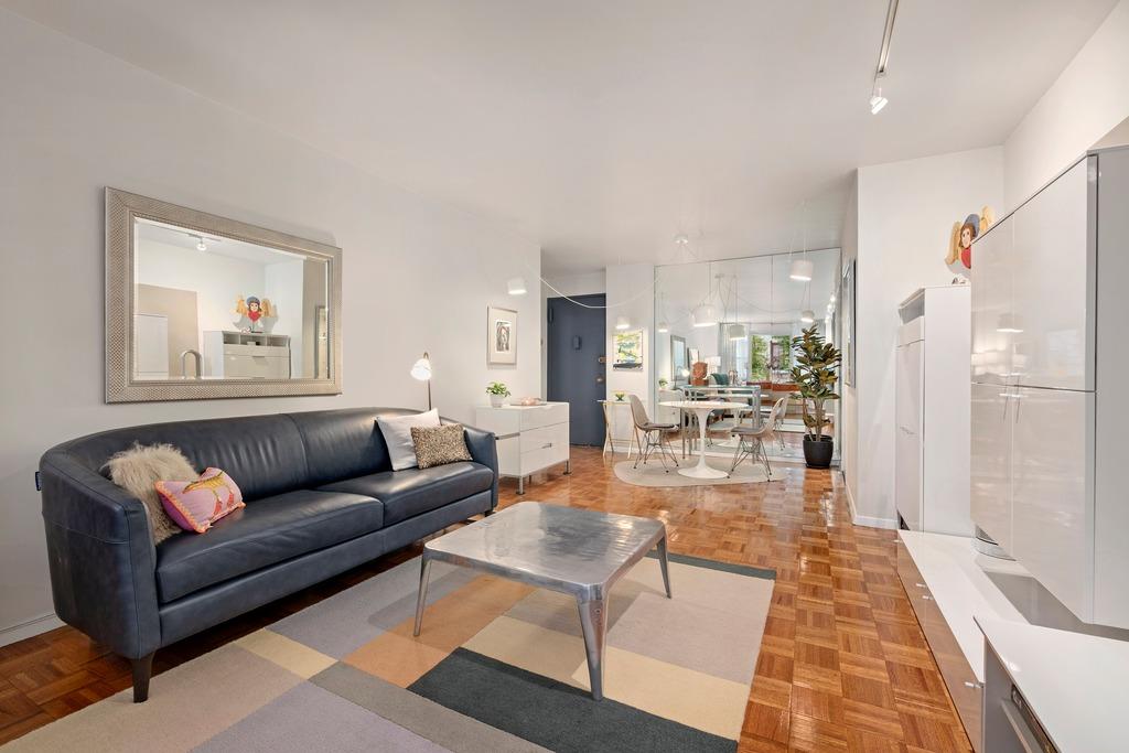 400 East 77th Street 2-B, Upper East Side, Upper East Side, NYC - 1 Bedrooms  
1 Bathrooms  
3 Rooms - 