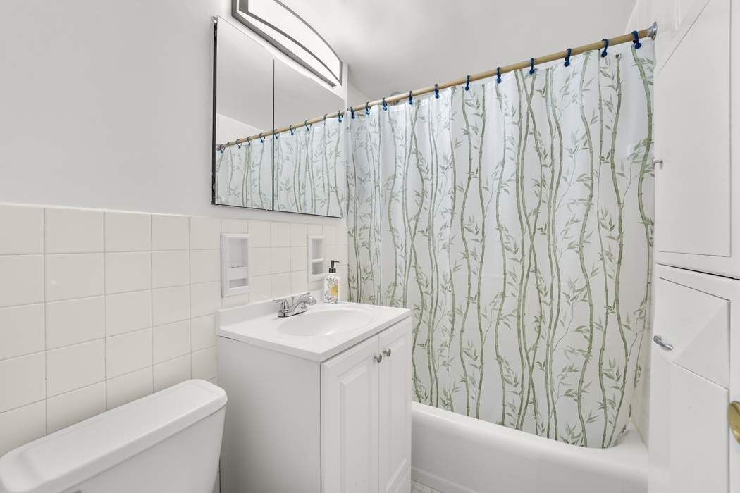 4901 Henry Hudson Parkway, New York, NY 10471, 1 Bedroom Bedrooms, 3 Rooms Rooms,1 BathroomBathrooms,Residential,For Sale,Windsor North,Henry Hudson,PRCH-7810596