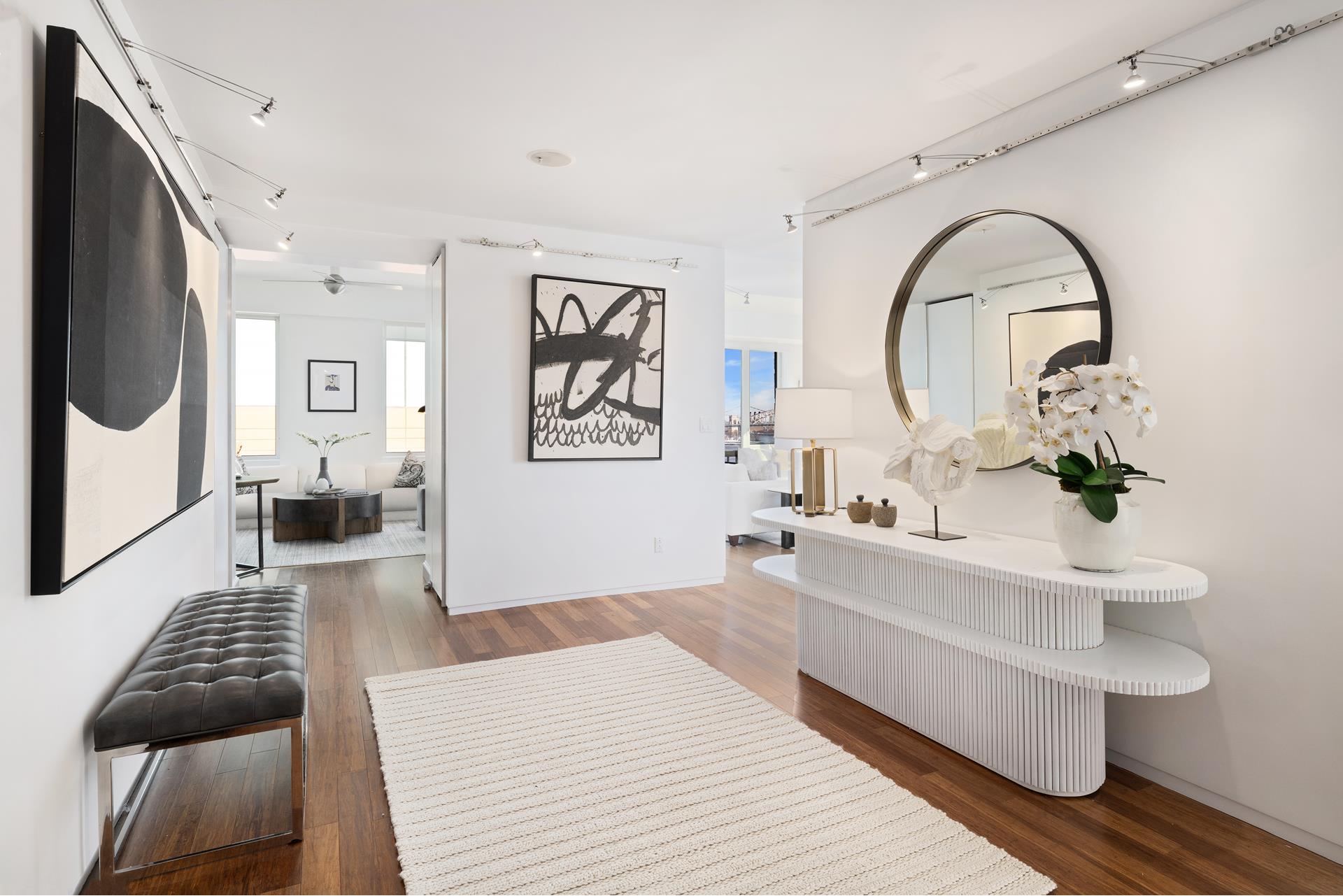 90 East End Avenue 16A, Yorkville, Upper East Side, NYC - 4 Bedrooms  
4 Bathrooms  
8 Rooms - 
