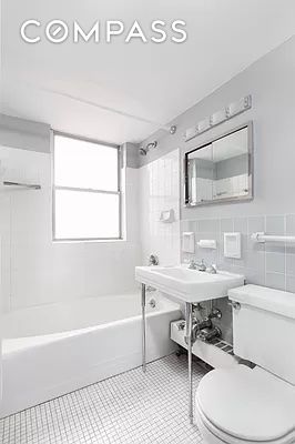 230 E 79th Street, New York, NY 10075, 3 Rooms Rooms,1 BathroomBathrooms,Residential,For Sale,79th,COMP-1494699410165016425