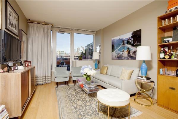 450 West 17th Street 1004, Chelsea, Downtown, NYC - 1 Bedrooms  
1 Bathrooms  
3 Rooms - 