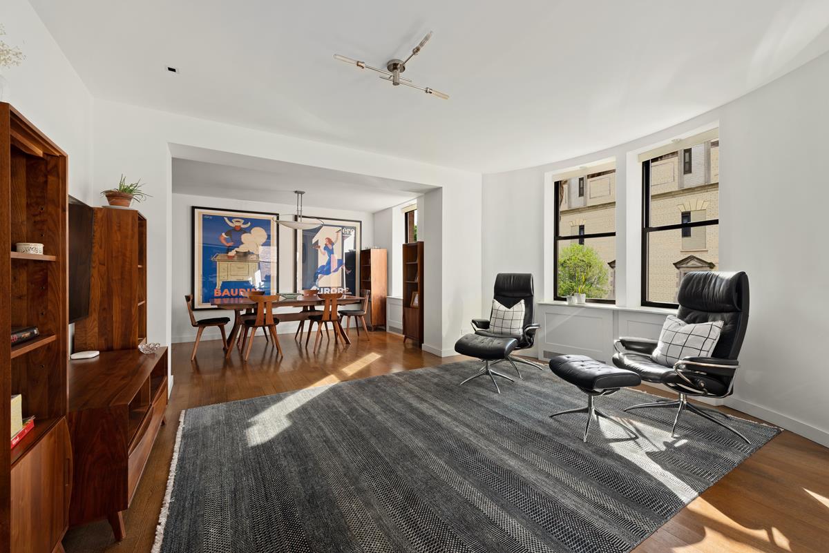 478 Central Park 4-D, Central Park West, Upper West Side, NYC - 4 Bedrooms  
3 Bathrooms  
7 Rooms - 