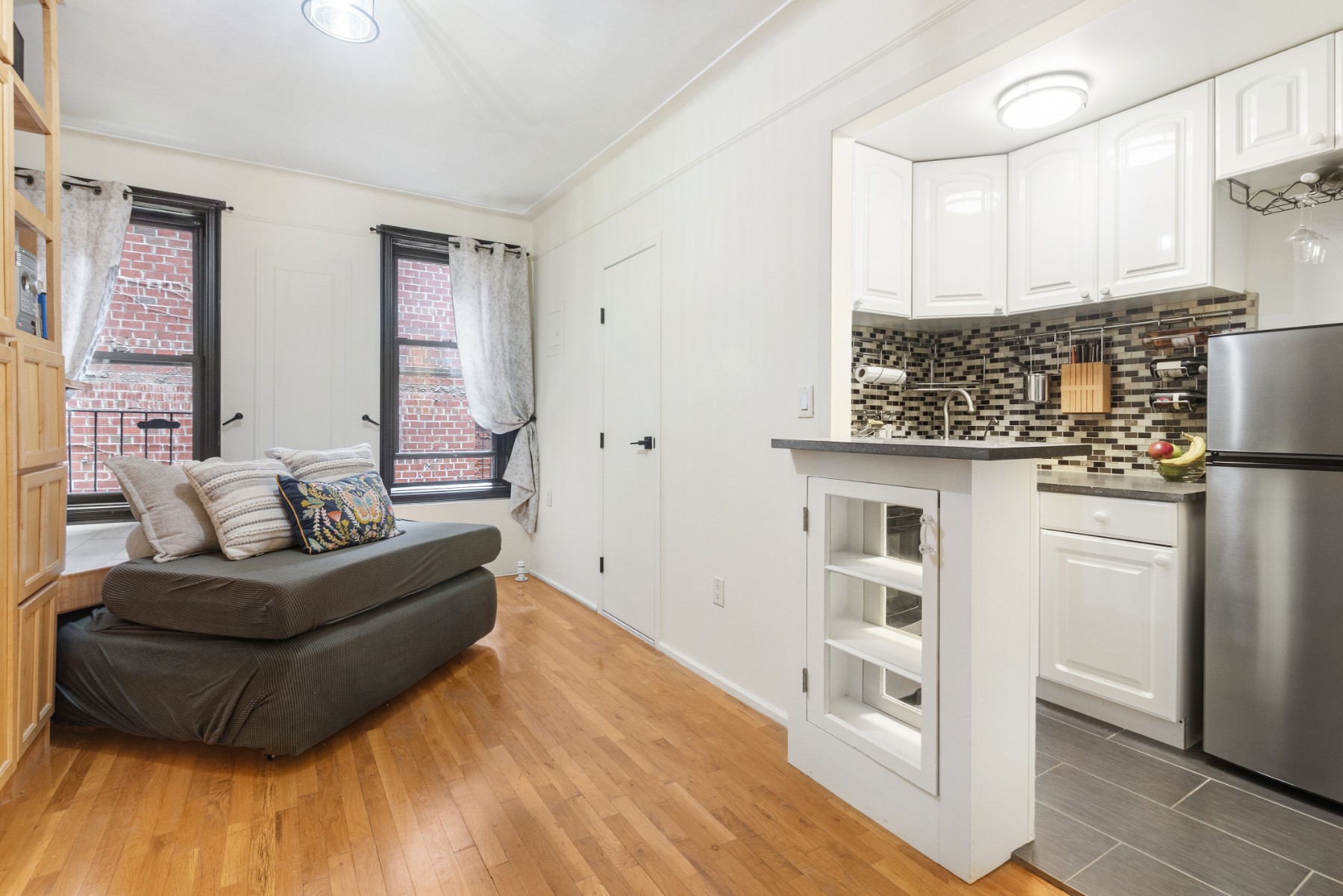 461 West 44th Street 1-B, Hell S Kitchen, Midtown West, NYC - 1 Bathrooms  
1 Rooms - 
