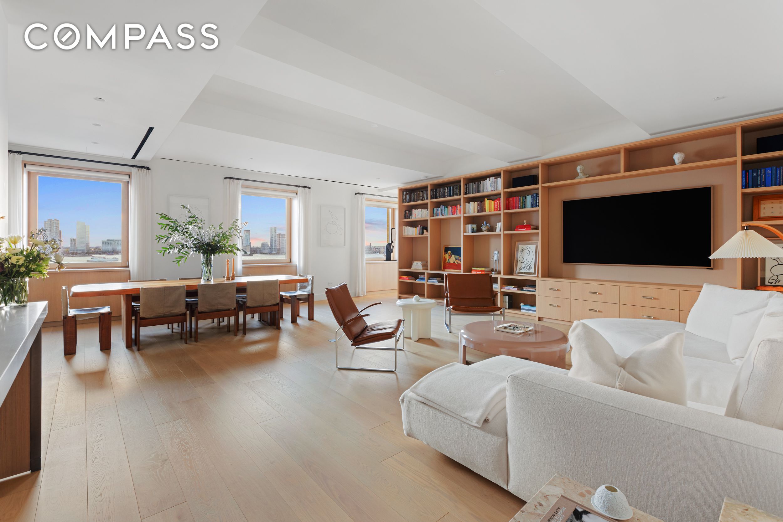 67 Vestry Street 7S, Tribeca, Downtown, NYC - 3 Bedrooms  
2.5 Bathrooms  
5 Rooms - 