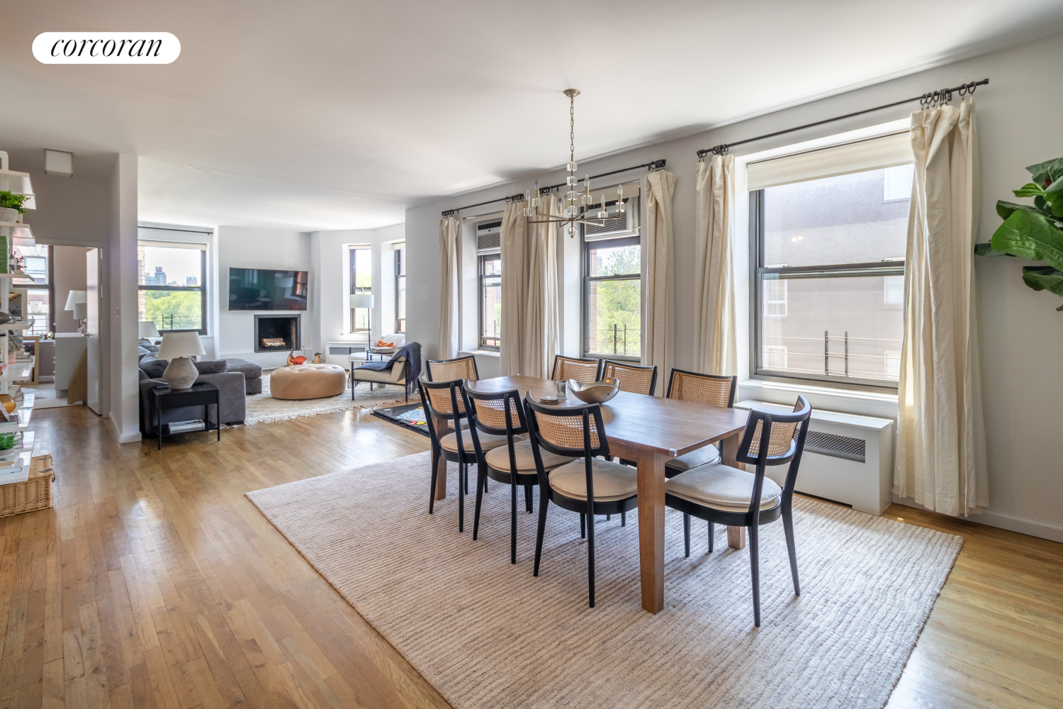 101 West 81st Street 609, Upper West Side, Upper West Side, NYC - 3 Bedrooms  
2.5 Bathrooms  
6 Rooms - 