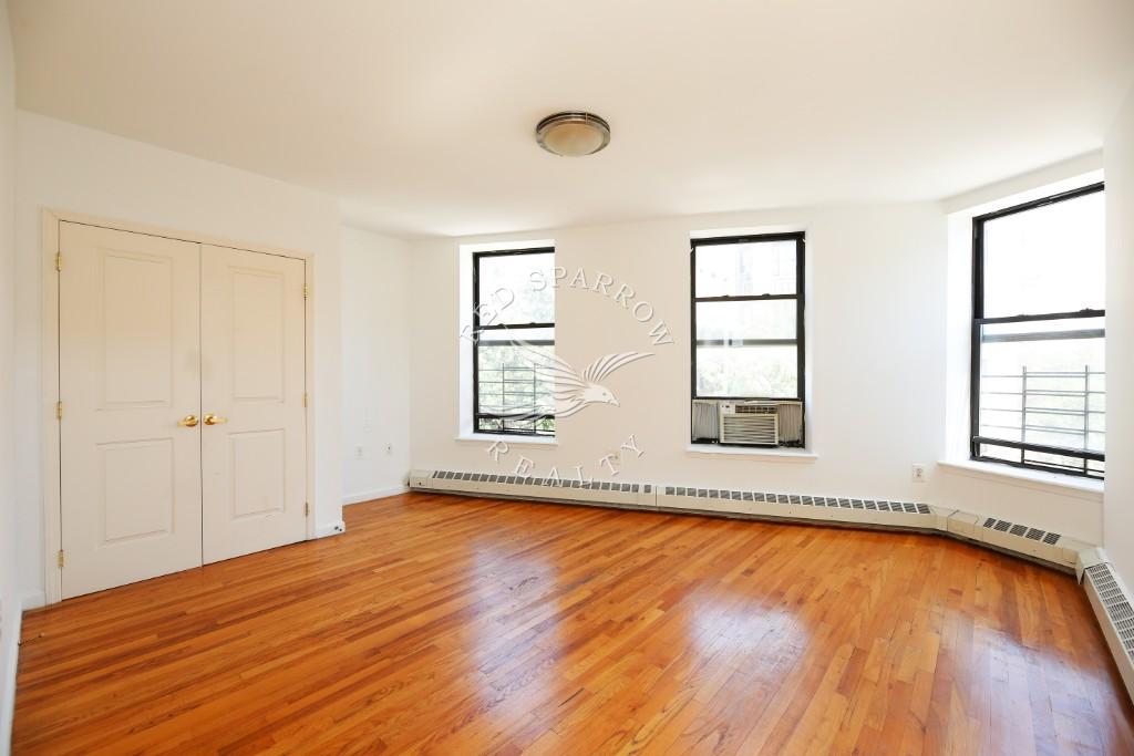 2 Convent Avenue 3, West Harlem, Upper Manhattan, NYC - 2 Bedrooms  
1.5 Bathrooms  
5 Rooms - 