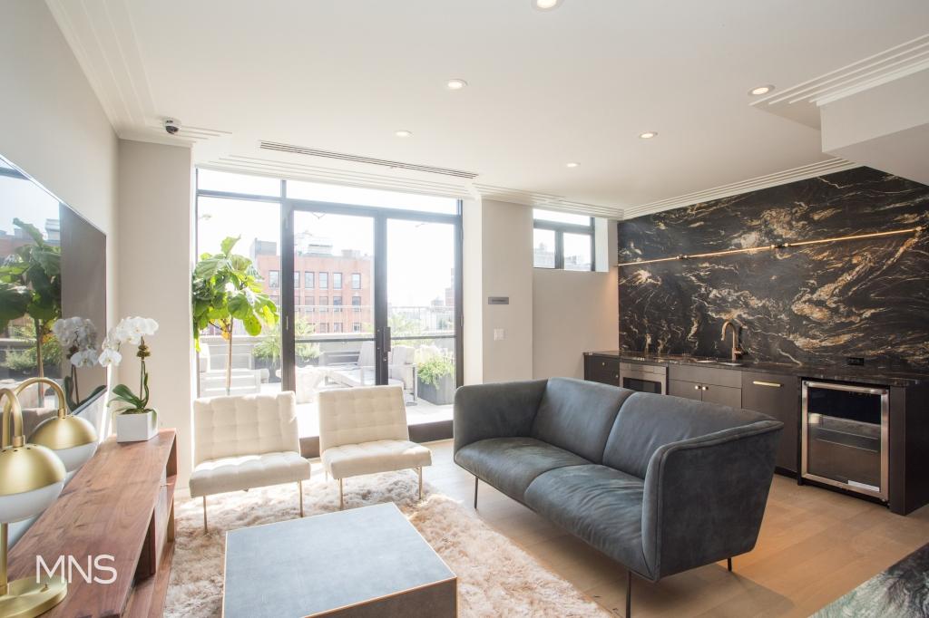 250 West 19th Street 12-B, Chelsea, Downtown, NYC - 1 Bedrooms  
1 Bathrooms  
3 Rooms - 