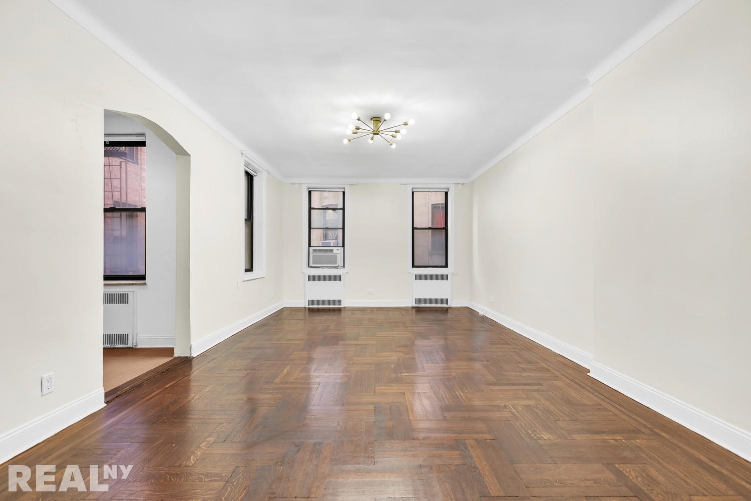 960 Sterling Place 2F, Brooklyn, Queens, New York - 2 Bedrooms  
1 Bathrooms  
4 Rooms - 