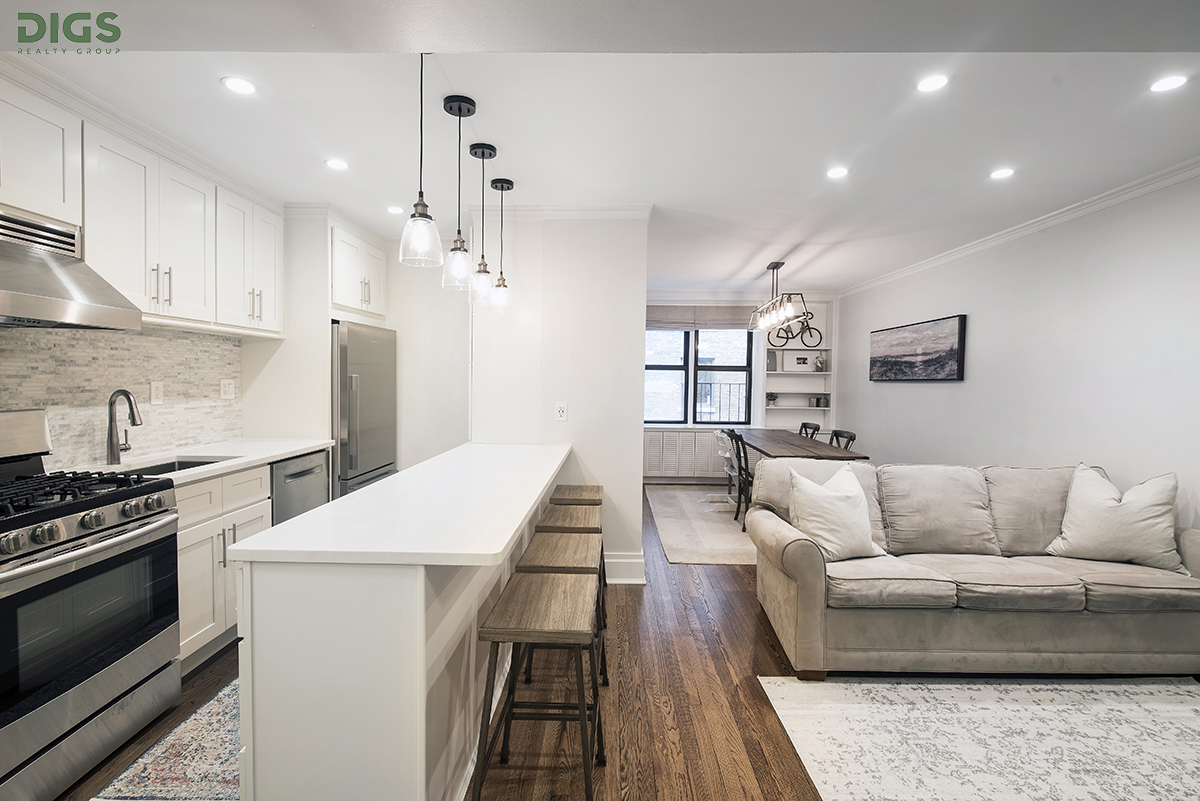 330 East 80th Street 3R, Yorkville, Upper East Side, NYC - 2 Bedrooms  
1 Bathrooms  
5 Rooms - 