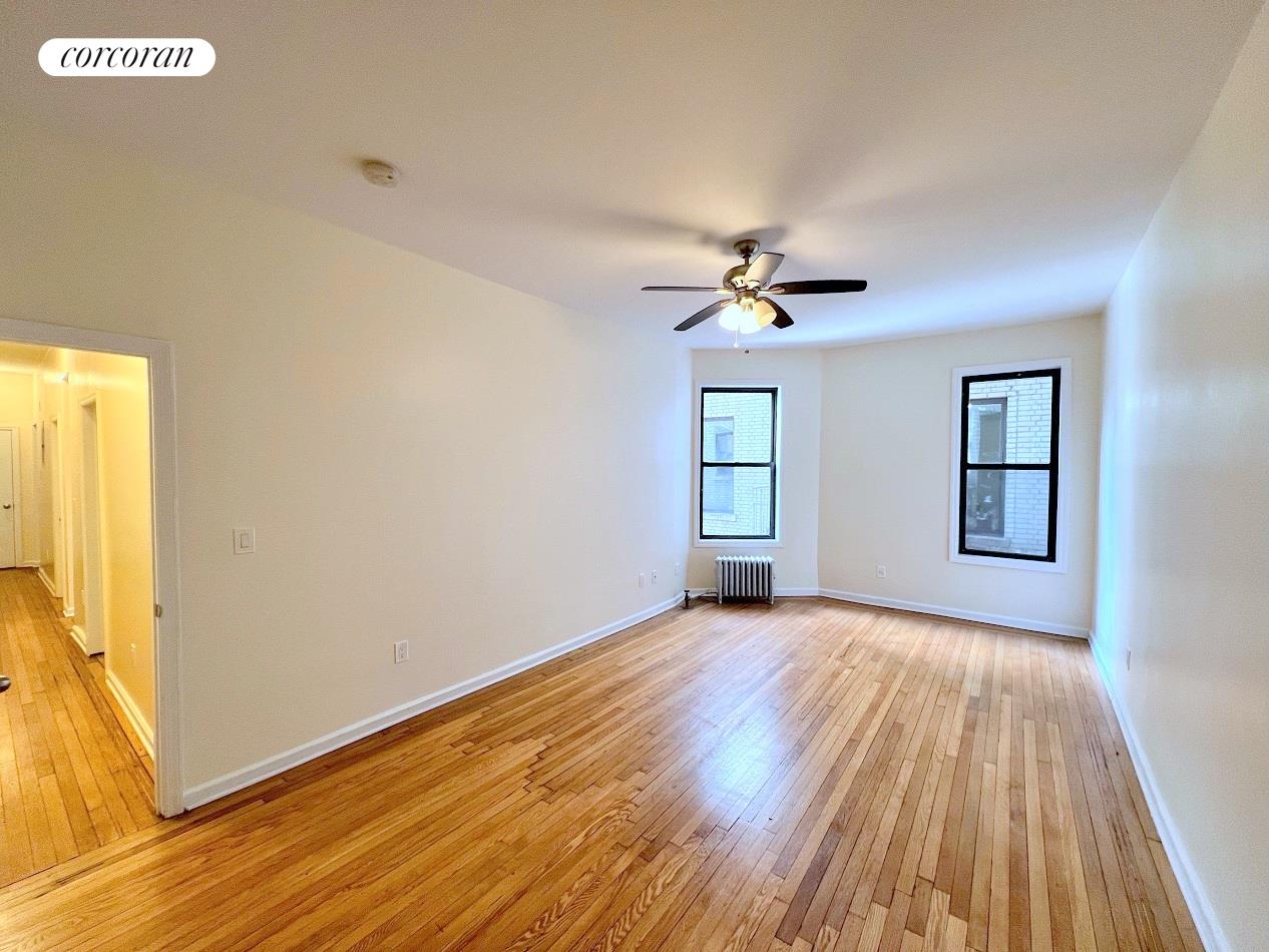 35 Central Park 3D, South Harlem, Upper Manhattan, NYC - 2 Bedrooms  
1 Bathrooms  
4 Rooms - 