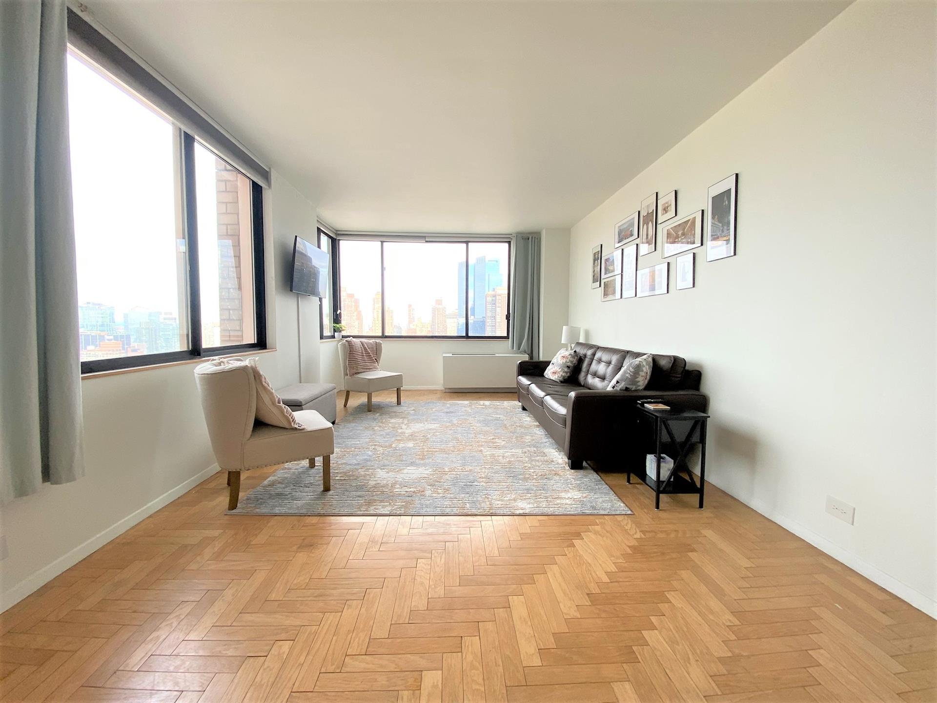 Photo 1 of 350 West 50th Street Ph3c, Midtown West, NYC, $6,950, Web #: 1059409993