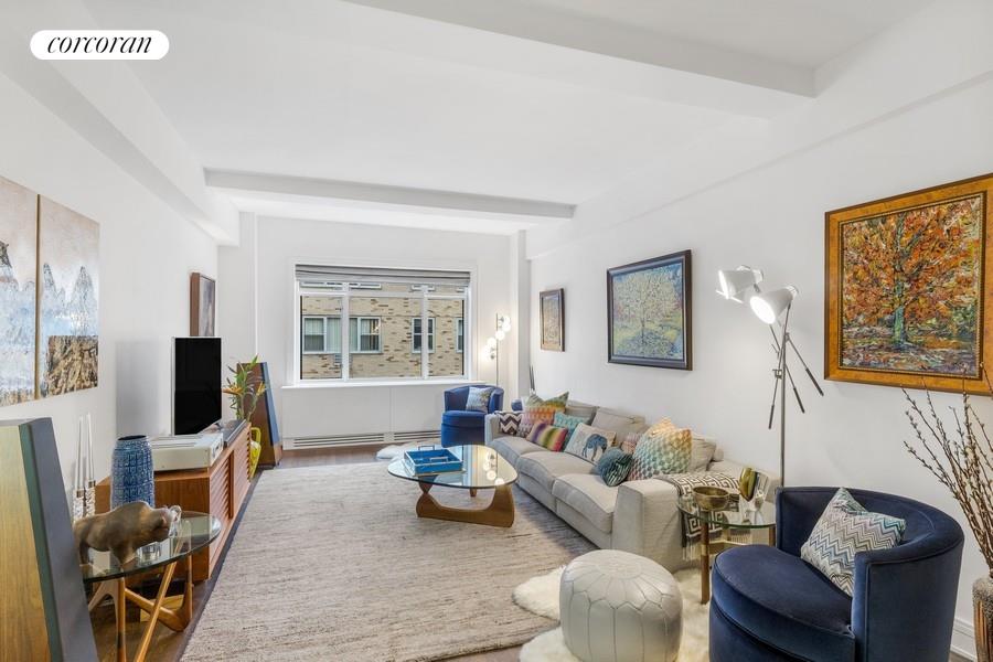 170 East 77th Street 10G, Lenox Hill, Upper East Side, NYC - 2 Bedrooms  
2 Bathrooms  
5 Rooms - 