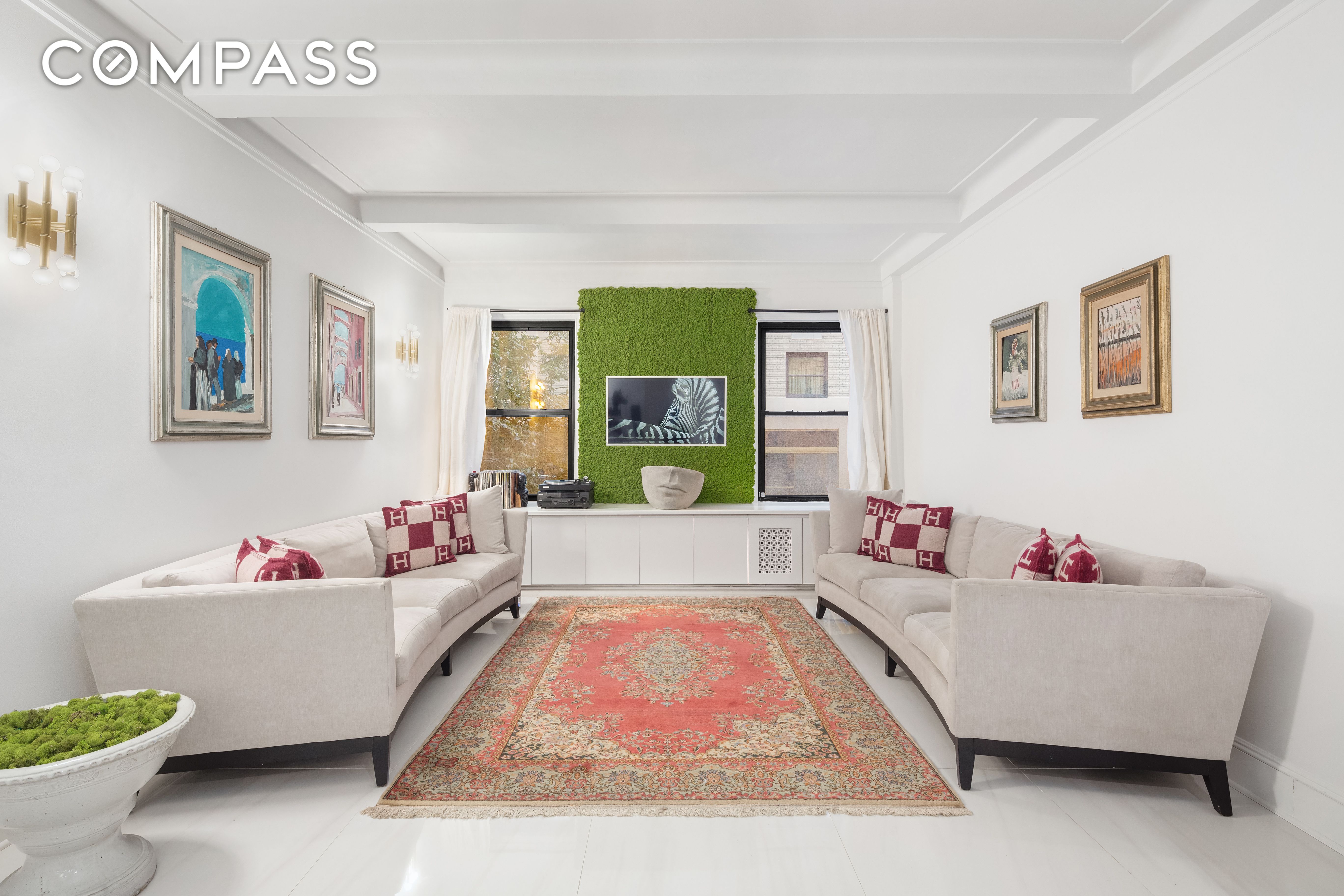 152 West 58th Street 2A, Midtown Central, Midtown East, NYC - 2 Bedrooms  
2 Bathrooms  
4 Rooms - 