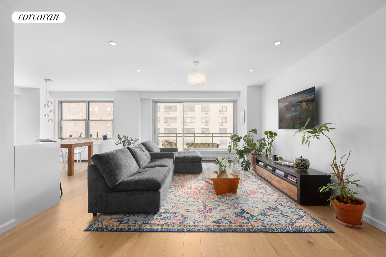 400 East 56th Street 5B, Sutton, Midtown East, NYC - 2 Bedrooms  
2 Bathrooms  
5 Rooms - 