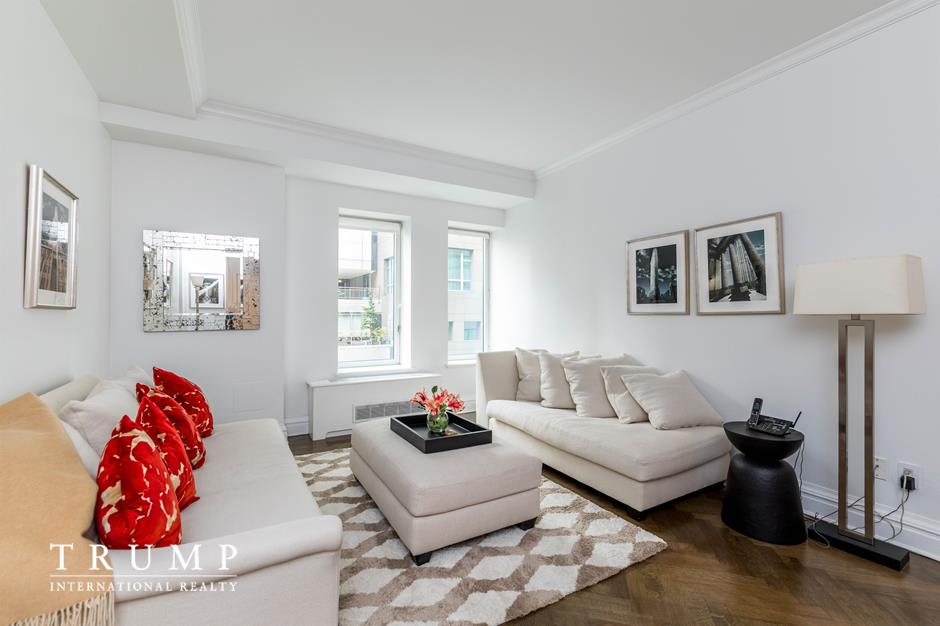 Photo 1 of 502 Park Avenue 15-F, Upper East Side, NYC, $1,499,900, Web #: 1059614038