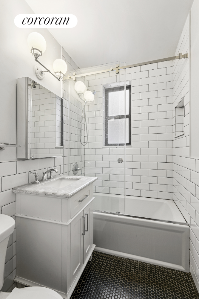 1818 NEWKIRK Avenue, New York, NY 11226, 1 Bedroom Bedrooms, 4 Rooms Rooms,1 BathroomBathrooms,Residential,For Sale,NEWKIRK,RPLU-33422870250