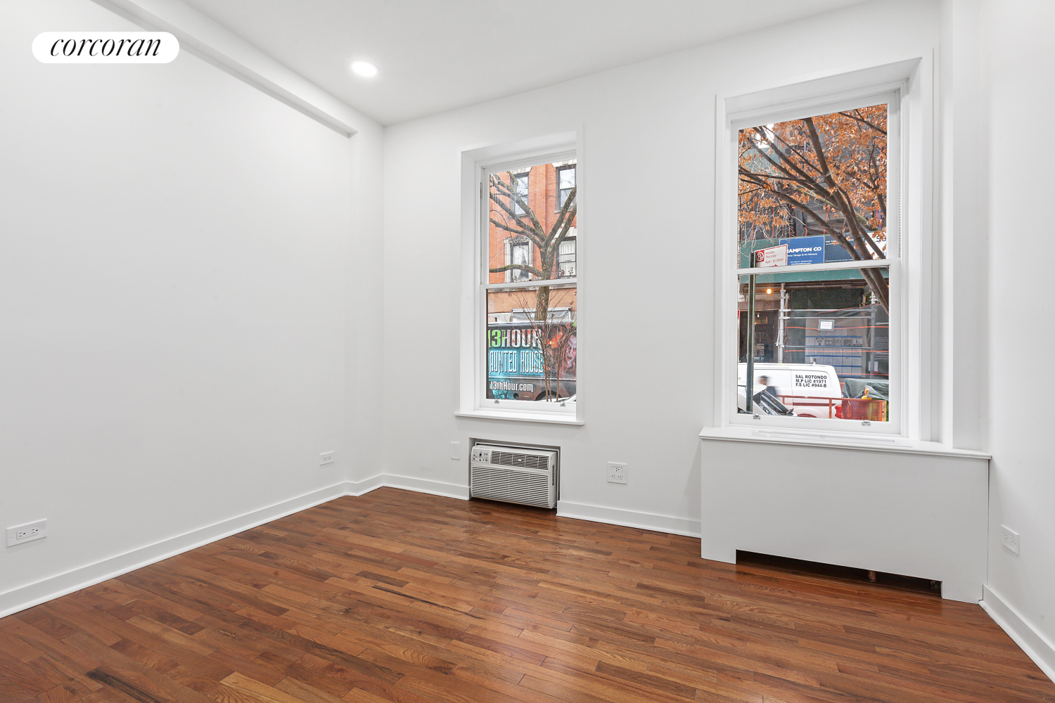 51 Bank Street 1, West Village, Downtown, NYC - 2 Bedrooms  
1 Bathrooms  
4 Rooms - 