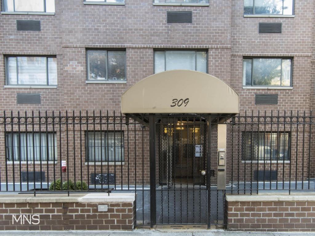 309 West 30th Street 5-E, Chelsea, Downtown, NYC - 1 Bathrooms  
2 Rooms - 