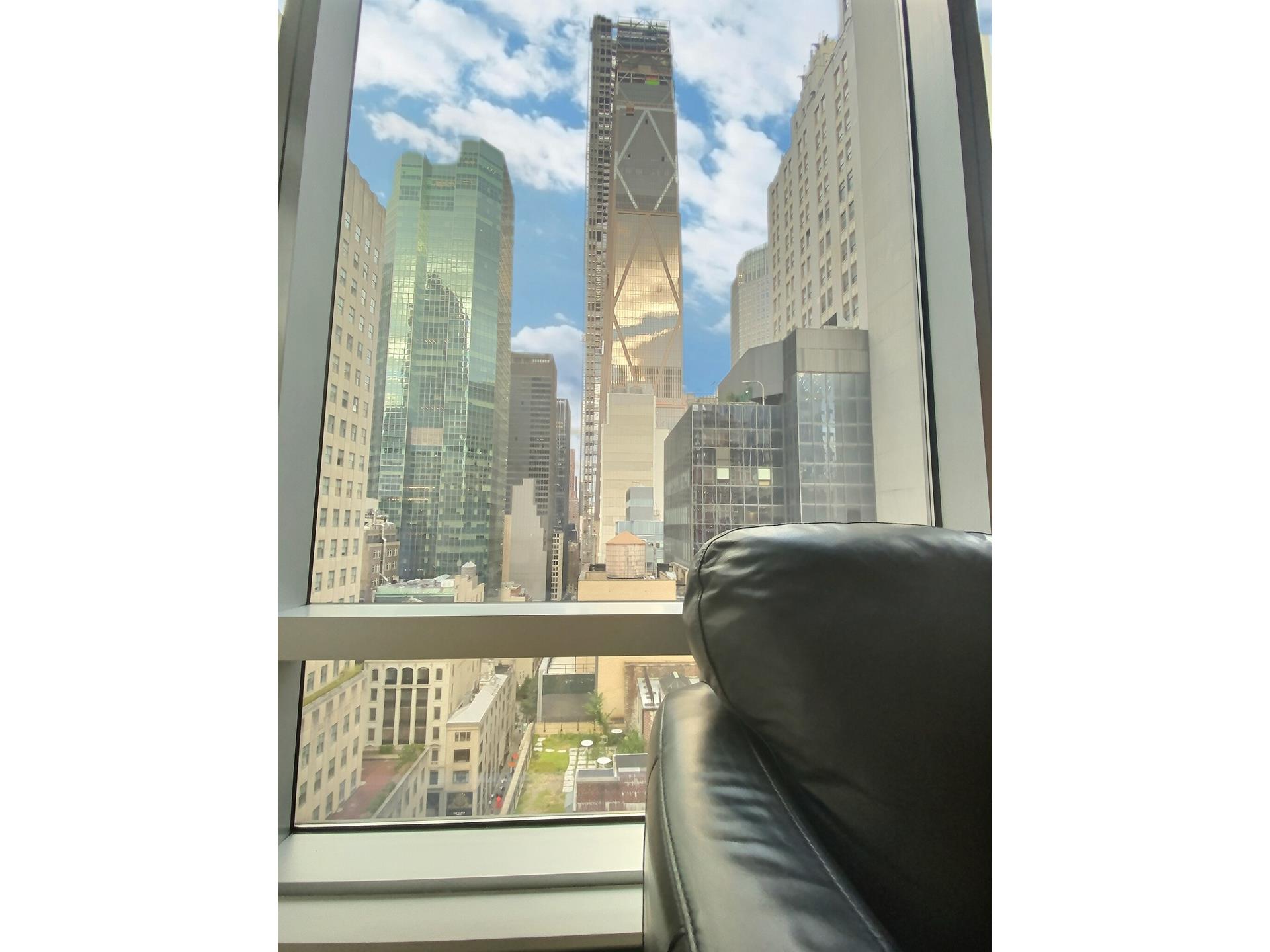 18 West 48th Street 19B, Chelsea And Clinton,  - 1 Bedrooms  
1.5 Bathrooms  
3 Rooms - 