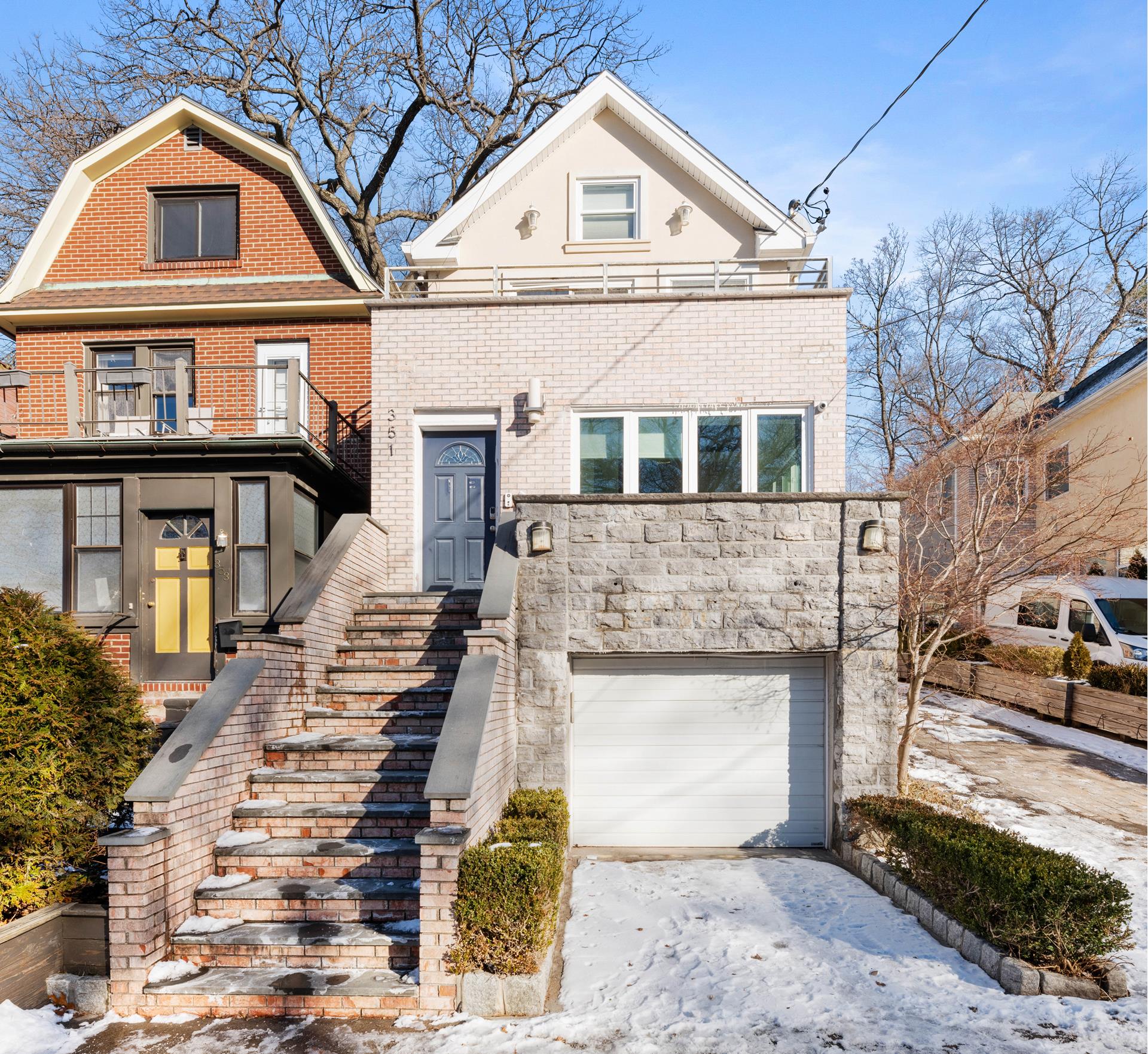 351 West 262nd Street, North Riverdale, Bronx, New York - 4 Bedrooms  
3.5 Bathrooms  
8 Rooms - 