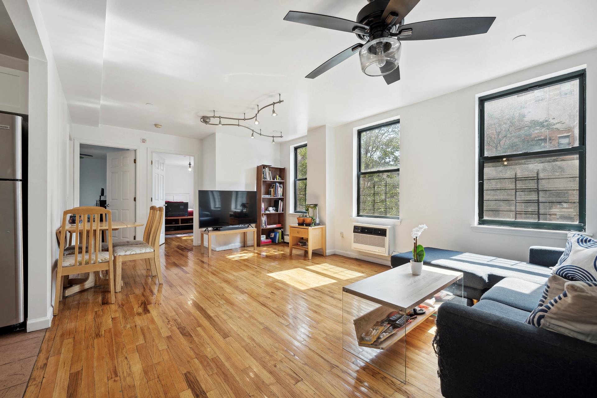 255 West 148th Street 2A, Central Harlem, Upper Manhattan, NYC - 2 Bedrooms  
1 Bathrooms  
4 Rooms - 