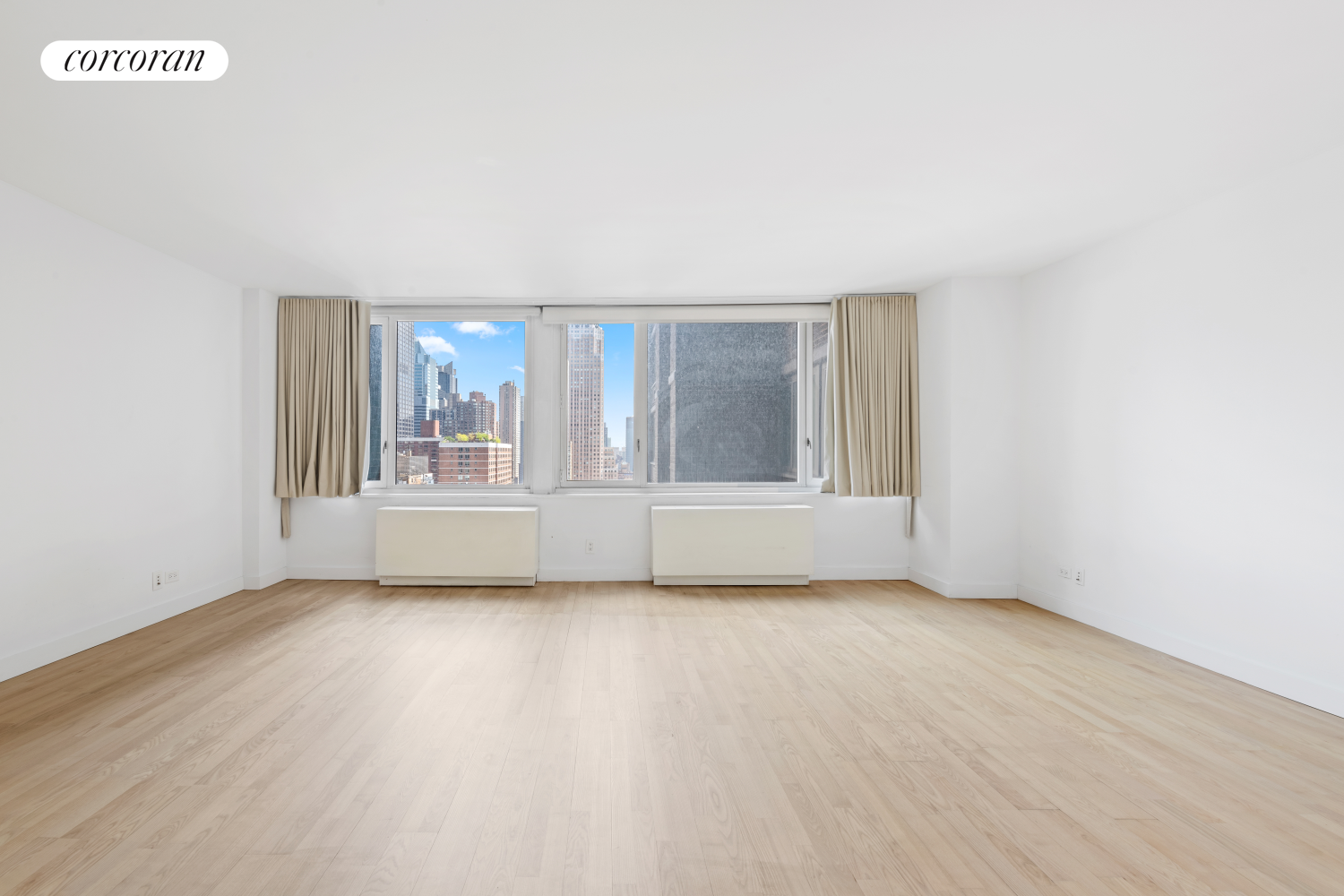 322 West 57th Street 30P, Hells Kitchen, Midtown West, NYC - 1 Bathrooms  
3 Rooms - 