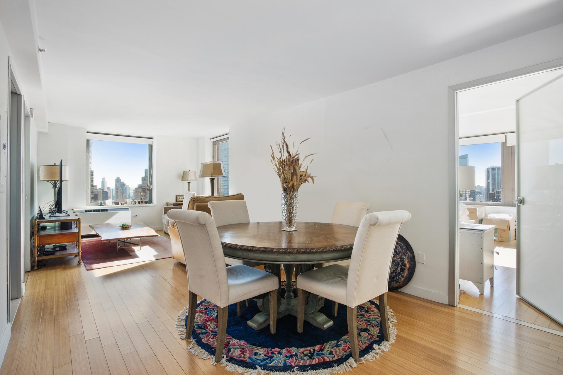 100 West 39th Street 39F, Chelsea And Clinton, Downtown, NYC - 2 Bedrooms  
2 Bathrooms  
5 Rooms - 