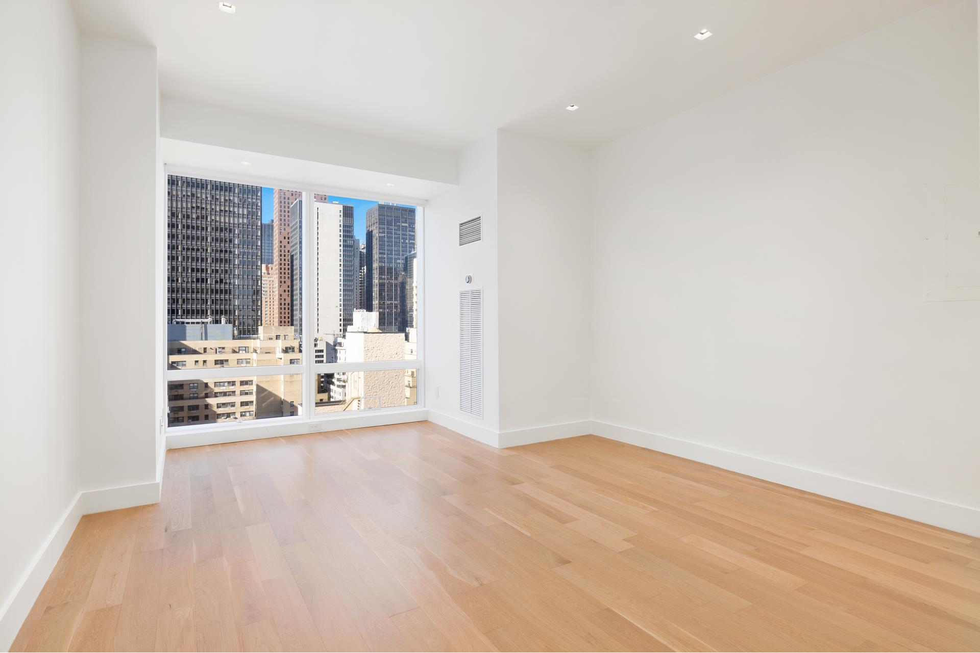 845 United Nations Plaza 22F, Turtle Bay, Midtown East, NYC - 1 Bathrooms  
2 Rooms - 