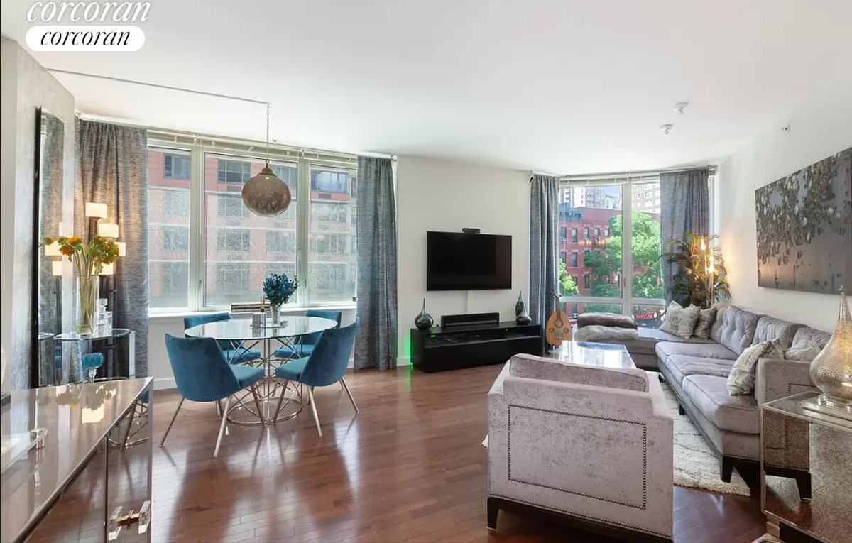 225 East 34th Street 4E, Murray Hill, Midtown East, NYC - 2 Bedrooms  
2 Bathrooms  
4 Rooms - 