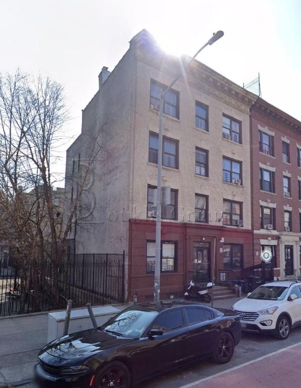 2422 Webster Avenue 8Fam, Bronx, Bronx, New York - 19 Bedrooms  
8 Bathrooms  
43 Rooms - 