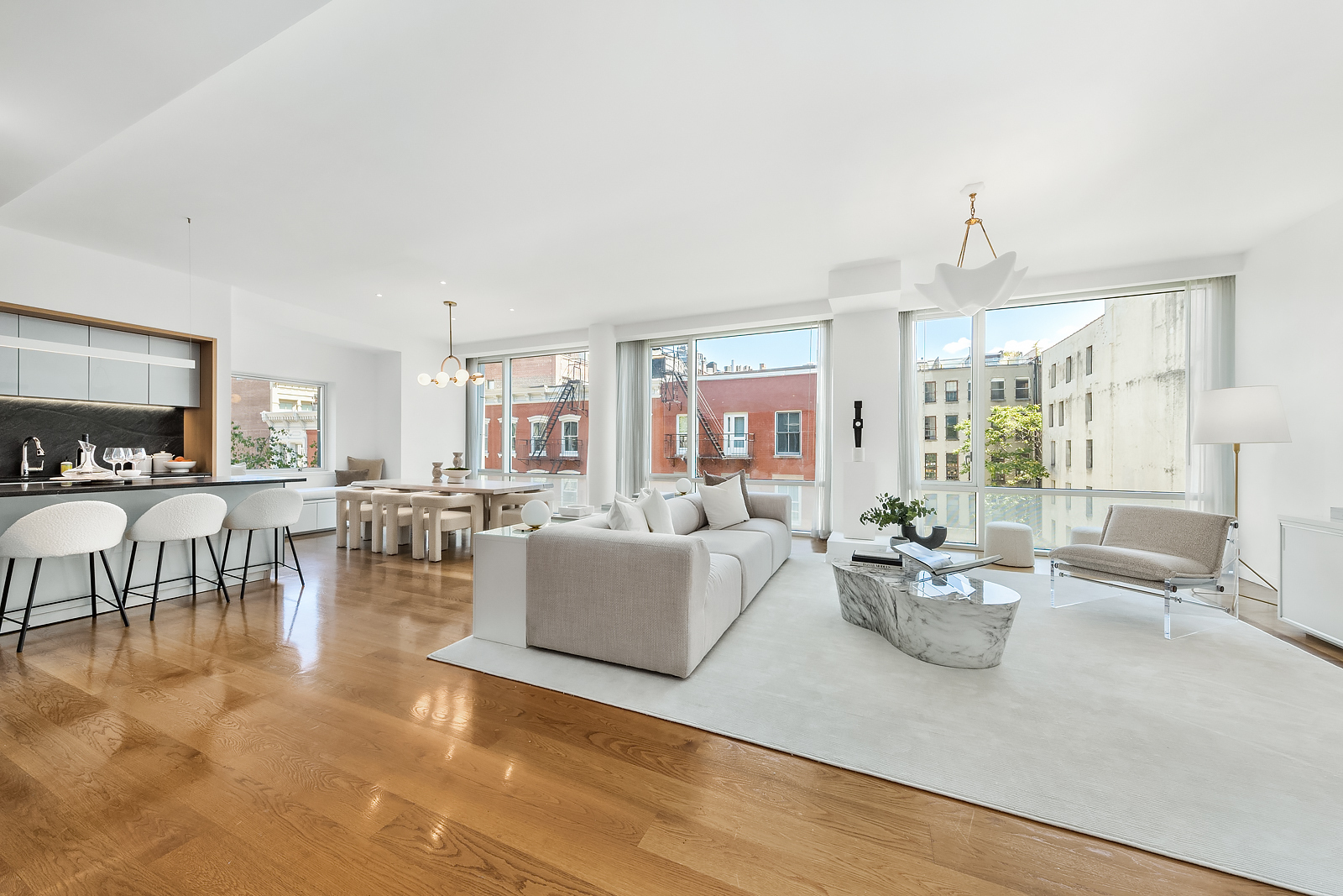 311 West Broadway 5Ej, Soho, Downtown, NYC - 5 Bedrooms  
4 Bathrooms  
7 Rooms - 