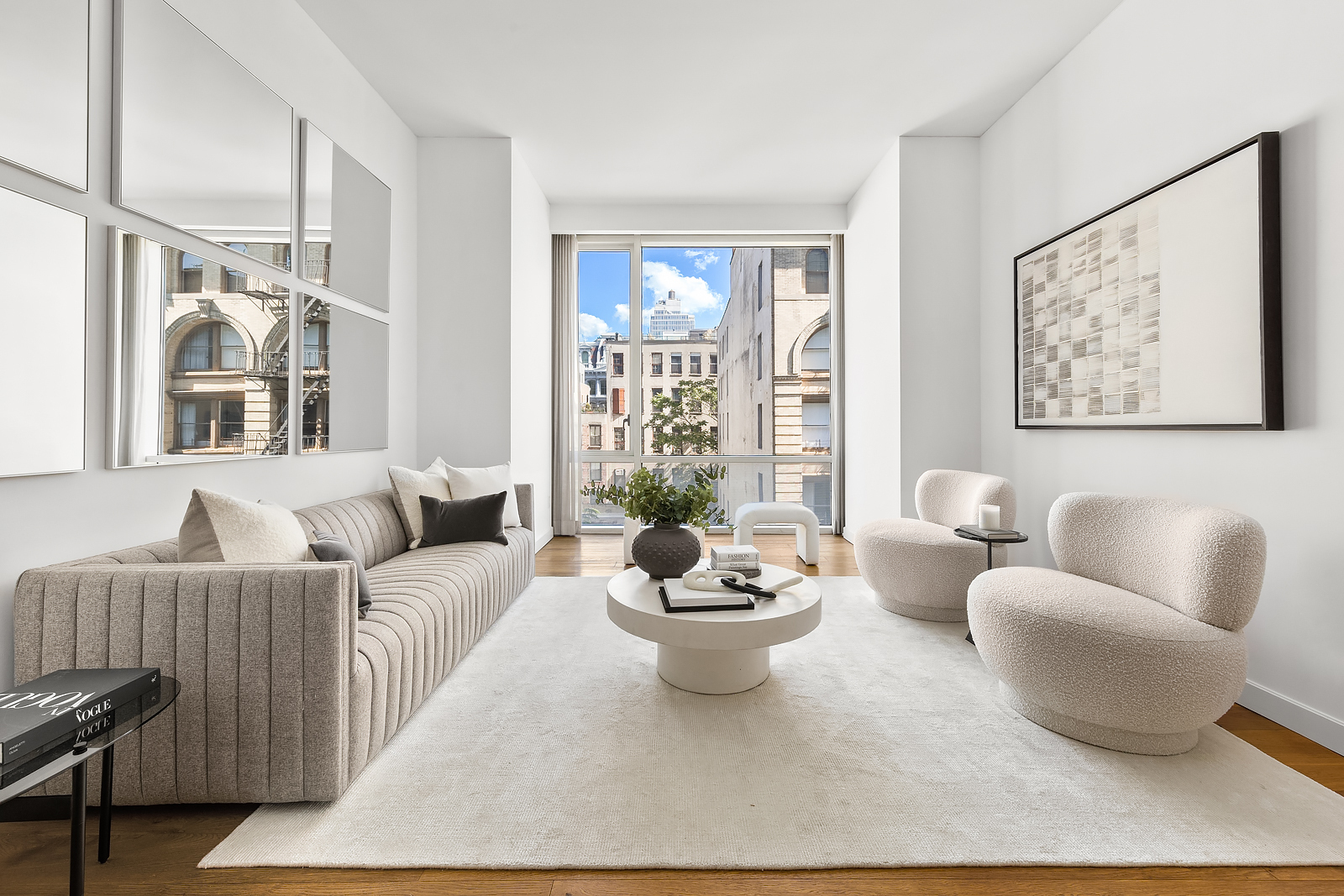 311 West Broadway 5F, Soho, Downtown, NYC - 2 Bedrooms  
2 Bathrooms  
4 Rooms - 