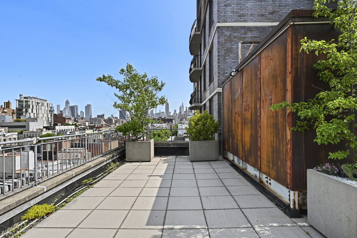52 Thompson Street 6W, Soho, Downtown, NYC - 3 Bedrooms  
3 Bathrooms  
5 Rooms - 