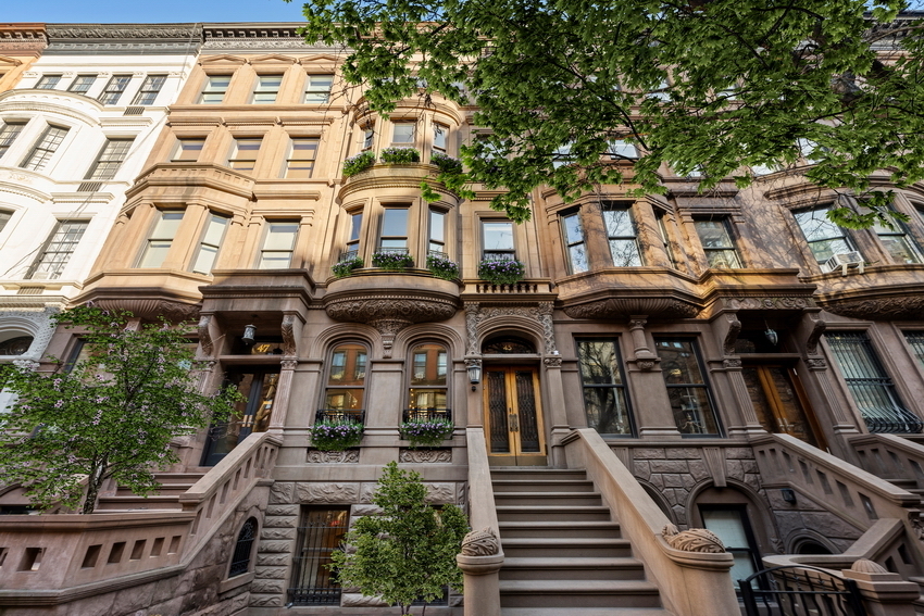 45 West 70th Street, Lincoln Sq, Upper West Side, NYC - 5 Bedrooms  
4.5 Bathrooms  
14 Rooms - 