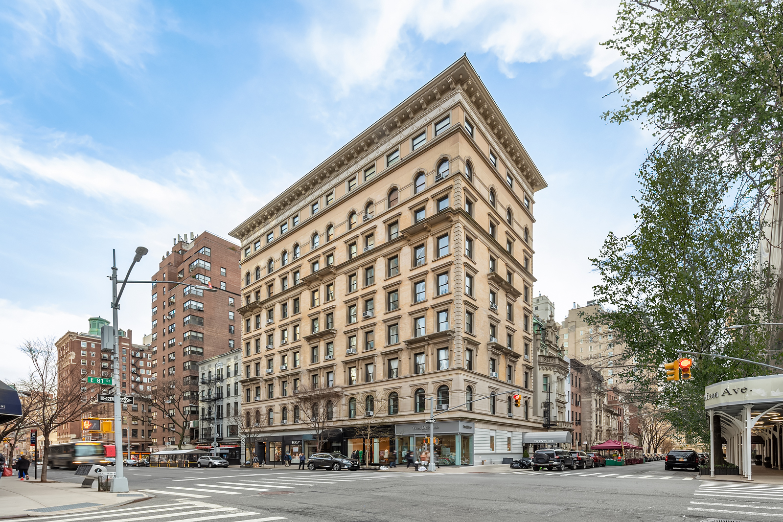 26 East 81st Street 5N, Upper East Side, Upper East Side, NYC - 3 Bedrooms  
3 Bathrooms  
6 Rooms - 