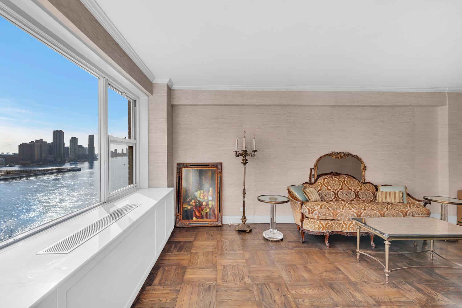 50 Sutton Place 16A, Sutton, Midtown East, NYC - 4 Bedrooms  
3 Bathrooms  
7 Rooms - 