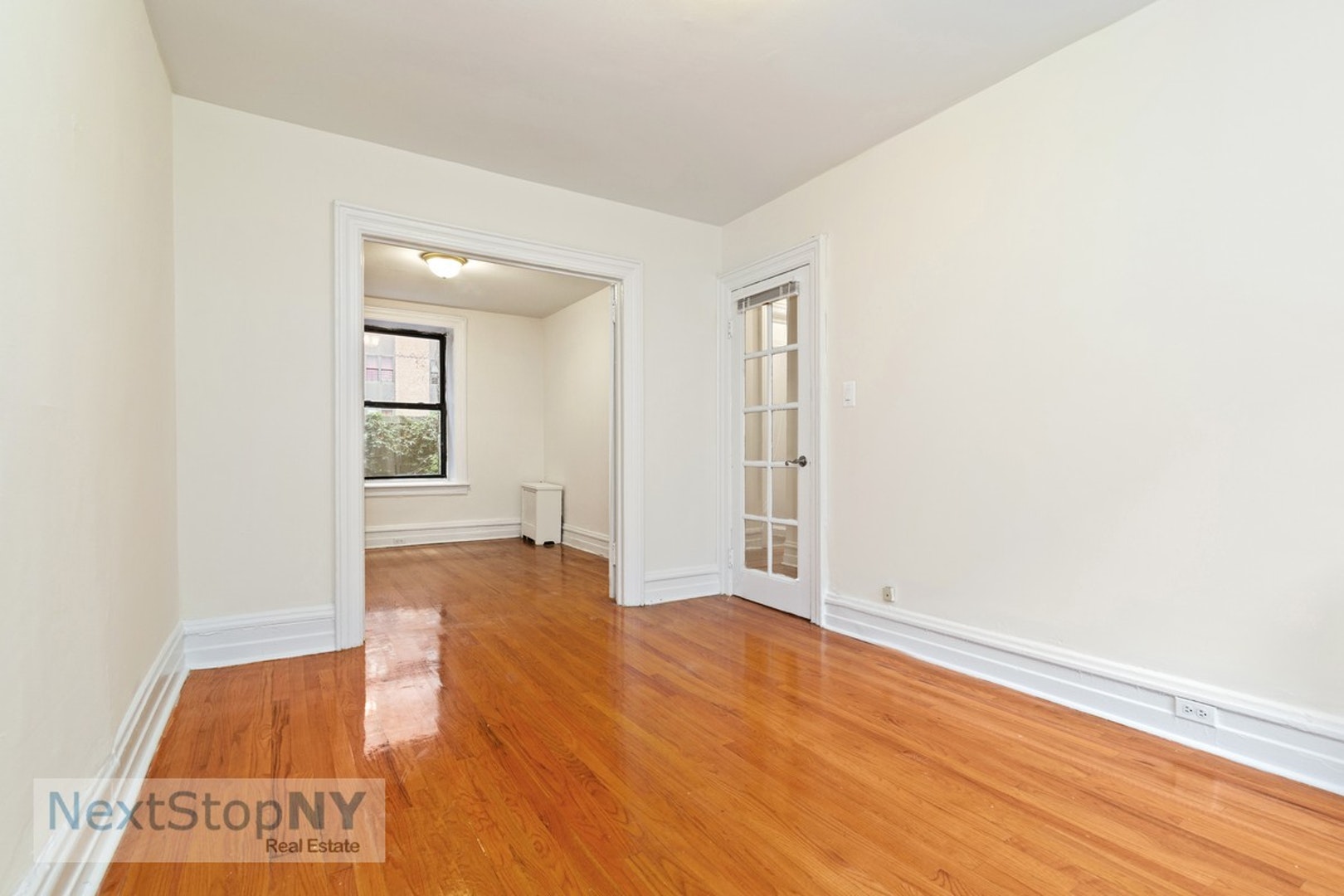 204 West 94th Street 2A, Upper West Side, Upper West Side, NYC - 2 Bedrooms  
1 Bathrooms  
4 Rooms - 
