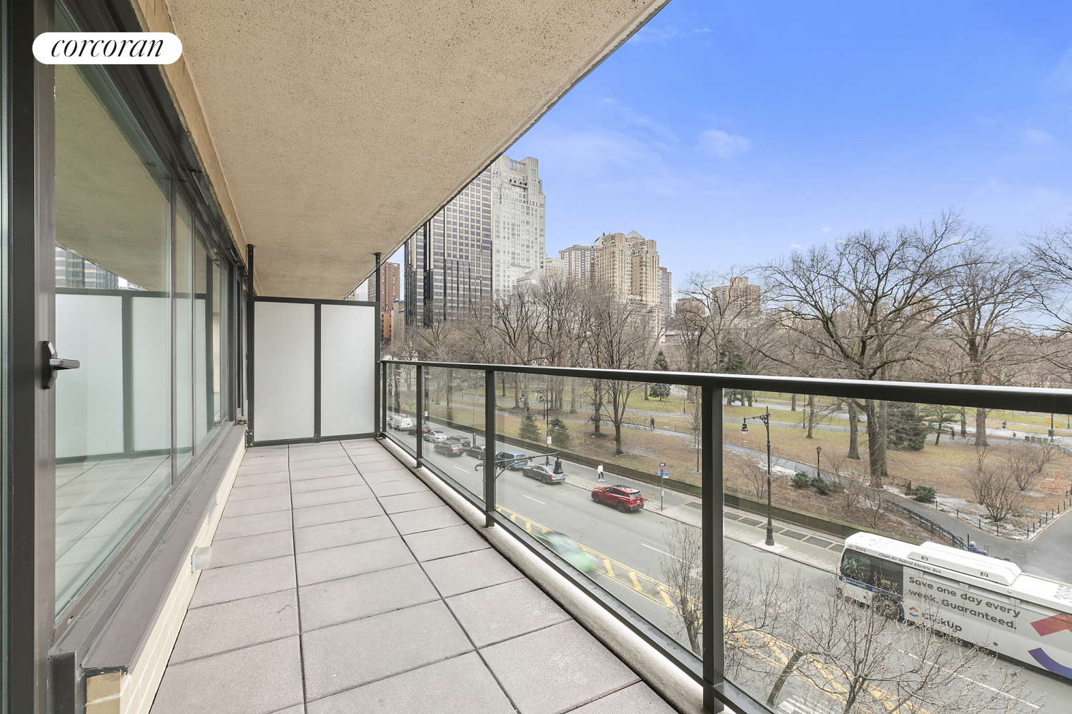 200 Central Park 6A, Central Park South, Midtown West, NYC - 3 Bedrooms  
2.5 Bathrooms  
6 Rooms - 