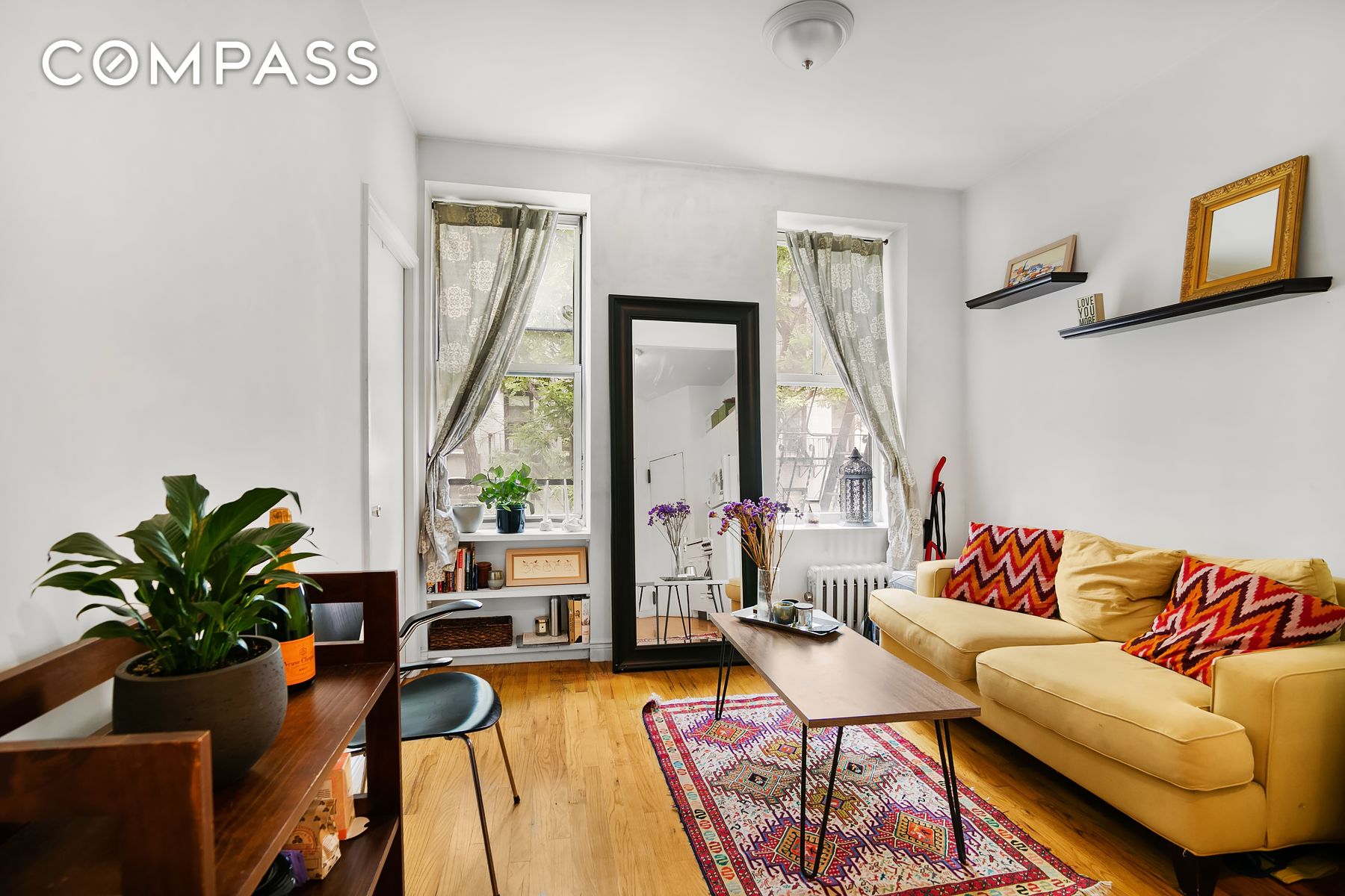 308 Mott Street 2B, Noho, Downtown, NYC - 2 Bedrooms  
1 Bathrooms  
4 Rooms - 