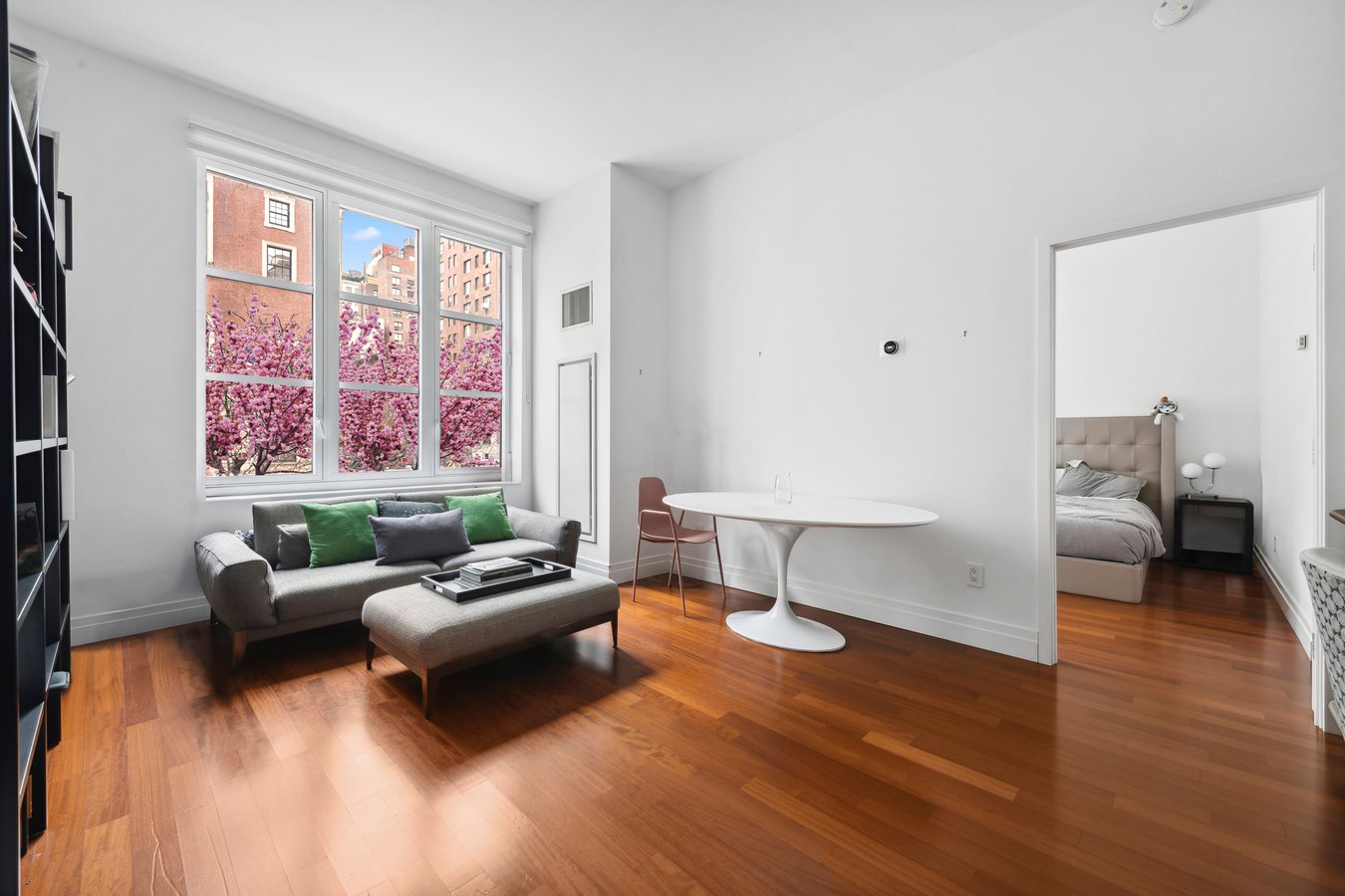 45 Park Avenue 202, Murray Hill, Midtown East, NYC - 1 Bedrooms  
1.5 Bathrooms  
3 Rooms - 